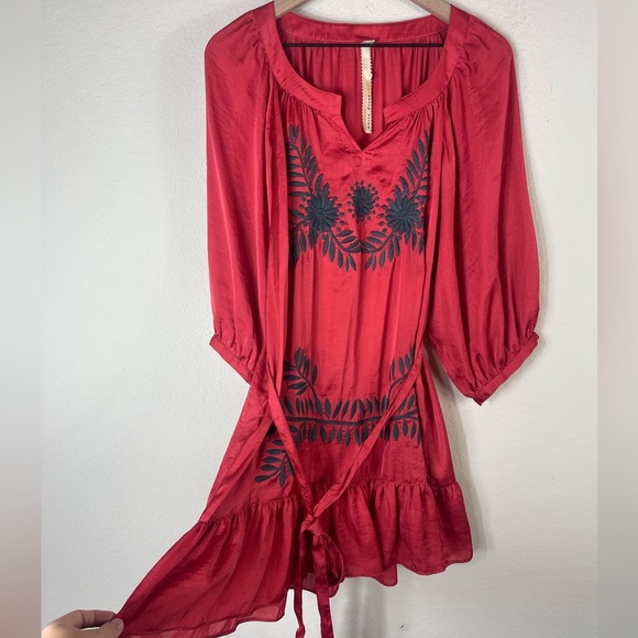 Uncle Frank Embroidered Long Sleeve Waist Tie Dress in Red Size Large - Picture 4 of 6